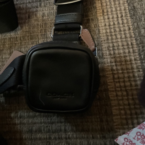 Coach C9836 Blk w/ trim…NEW…Never Used…Coin Purse Still Attached - Picture 2 of 9